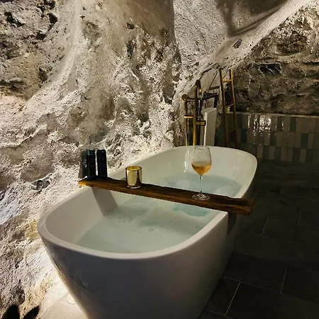 Superbe Au Chateau D'allaman De 80m2 *
