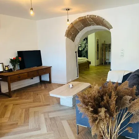 Superbe Au Chateau D'allaman De 80m2 *