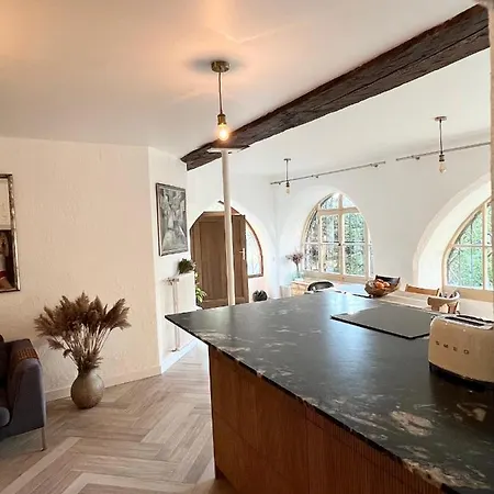 Superbe Au Chateau D'allaman De 80m2